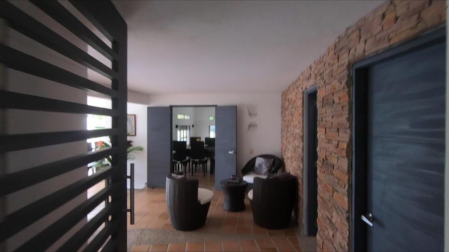 Casa de 5 alcobas en venta en Ricaurte, 300 m² · foto 2 de 16