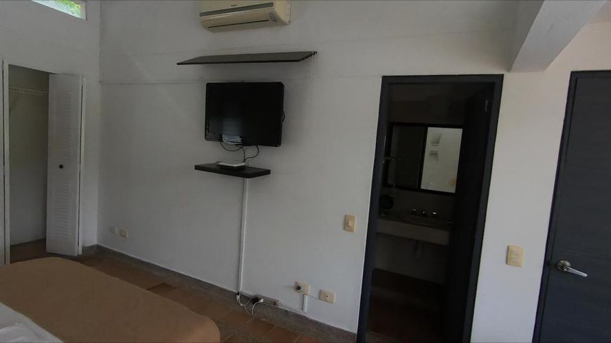 Casa de 5 alcobas en venta en Ricaurte, 300 m² · foto 9 de 16