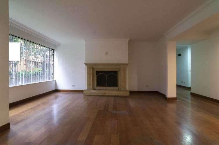 Apartamento de 2 alcobas en venta en Chico, Bogotá, 200 m² · foto 4 de 24