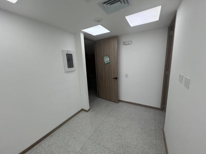 Consultorio en arriendo en San Diego, Medellín, 30 m² · foto 11 de 12