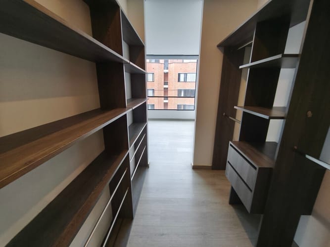 Apartaestudio en venta en Chicó Navarra, Bogotá, 49 m² · foto 7 de 13