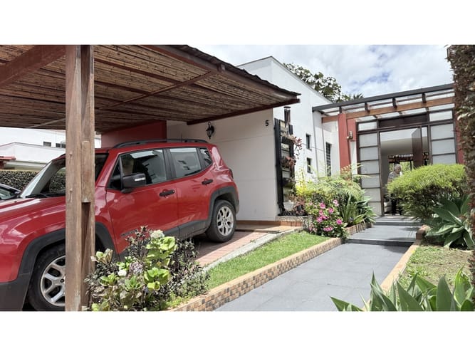 Casa de 4 alcobas en venta en Vereda La Balsa, Chía, 270 m² · foto 2 de 11