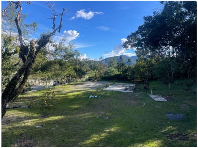 Lote en venta en Santa Elena, El Retiro, 2054 m² · foto 3 de 5
