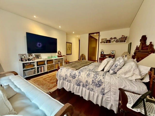 Apartamento de 2 alcobas en arriendo en Chicó Reservado, Bogotá, 216 m² · foto 16 de 24