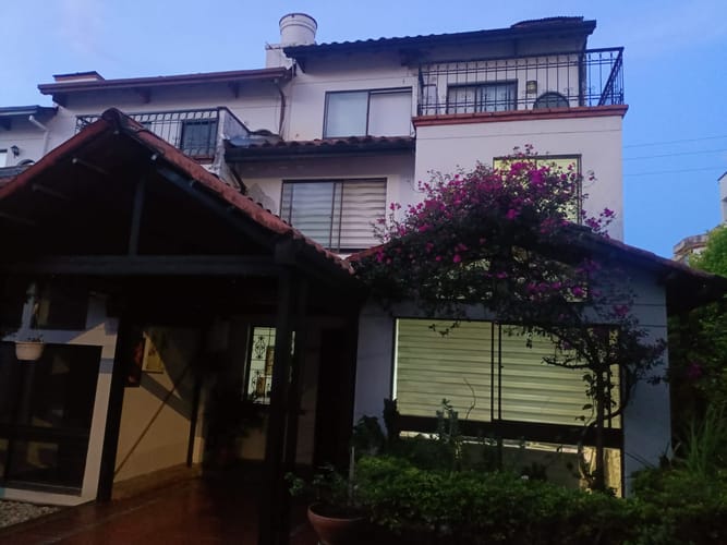 Casa de 3 alcobas en venta en Picaleña Y Mirolindo, Ibagué, 143 m² · foto 4 de 18