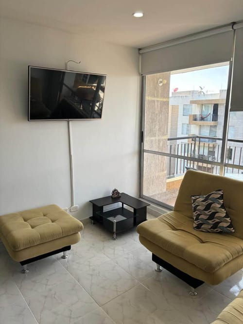 Apartamento de 2 alcobas en venta en Las Palmas, Ricaurte, 54 m² · foto 2 de 14