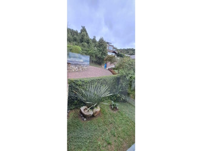 Casa de 4 alcobas en venta en Aposentos, Sopó, 390 m² · foto 2 de 24