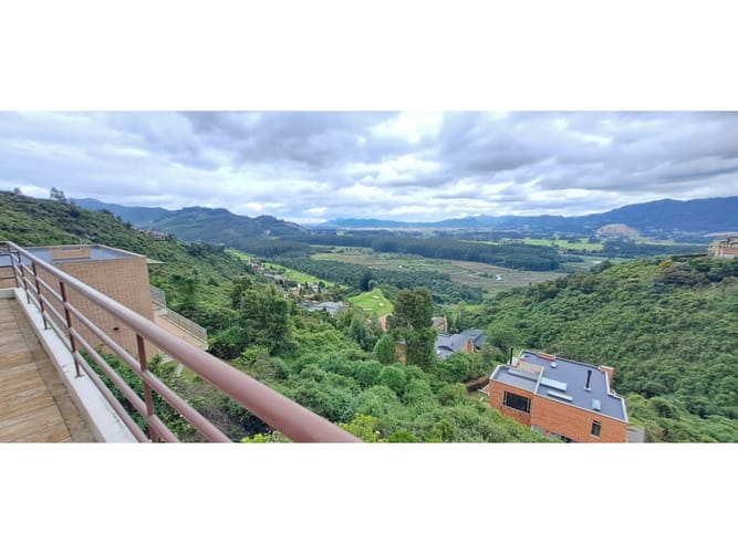 Casa de 4 alcobas en venta en Aposentos, Sopó, 390 m² · foto 4 de 24