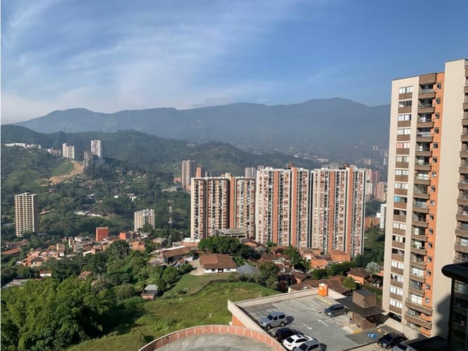 Apartamento de 2 alcobas en venta en Entreamigos, Sabaneta, 68 m² · foto 2 de 15