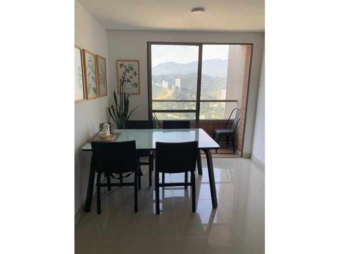 Apartamento de 2 alcobas en venta en Entreamigos, Sabaneta, 68 m² · foto 3 de 15