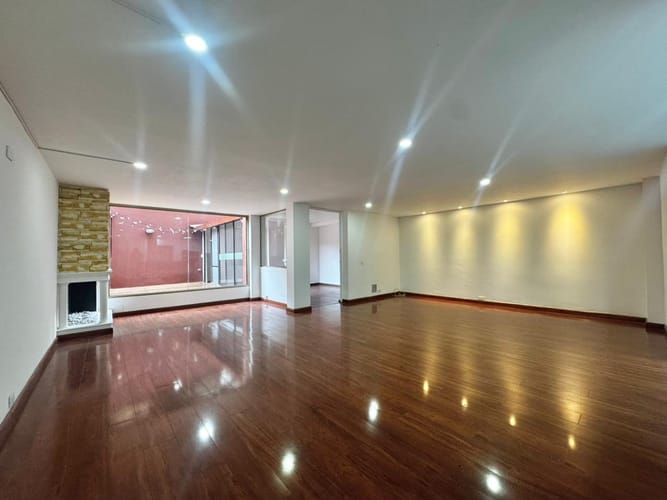 Apartamento de 2 alcobas en venta en Chapinero, Bogotá, 160 m² · foto 4 de 24