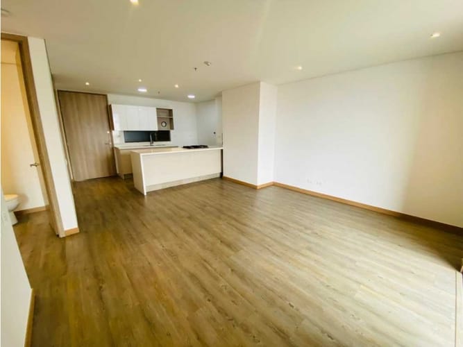 Apartaestudio en arriendo en El Tesoro, Medellín, 67 m² · foto 4 de 16