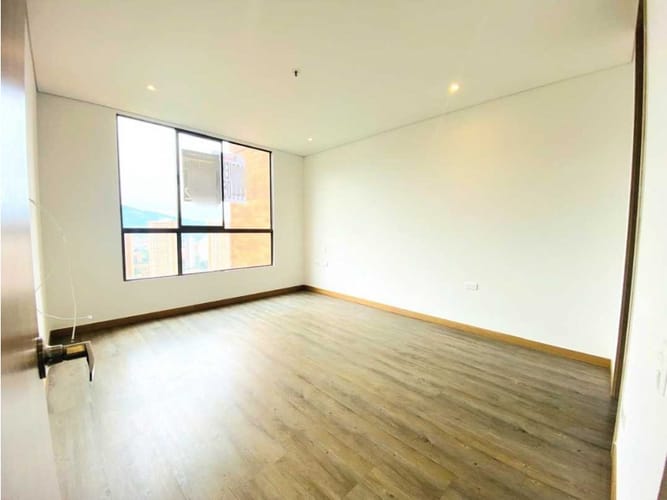 Apartaestudio en arriendo en El Tesoro, Medellín, 67 m² · foto 7 de 16