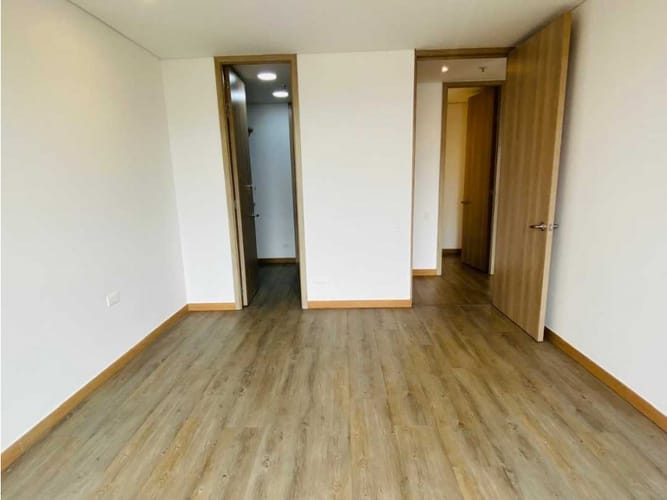 Apartaestudio en arriendo en El Tesoro, Medellín, 67 m² · foto 8 de 16