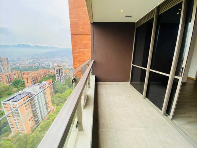 Apartaestudio en arriendo en El Tesoro, Medellín, 67 m² · foto 11 de 16