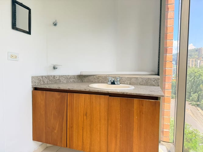 Oficina en venta en Los Naranjos, Medellín, 67 m² · foto 10 de 11