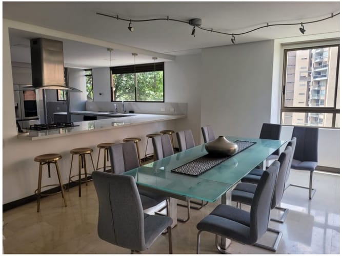 Apartamento de 3 alcobas en venta en Lalinde, Medellín, 270 m² · foto 4 de 5