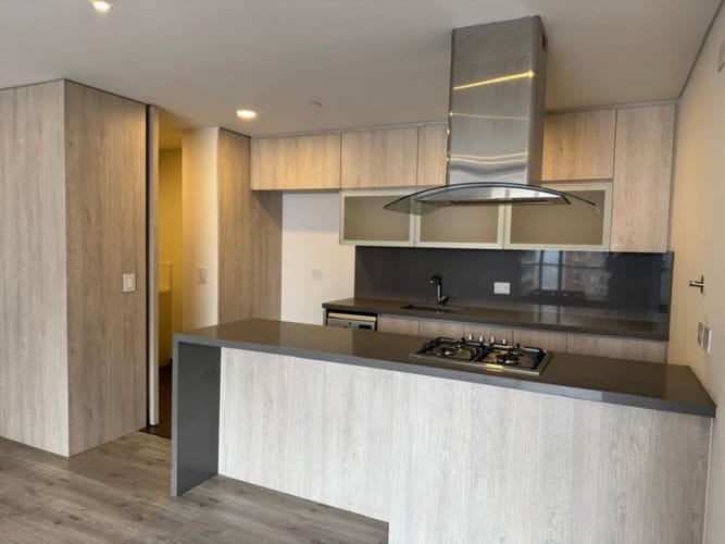Apartamento de 2 alcobas en arriendo en El Poblado, Medellín, 81 m² · foto 5 de 18