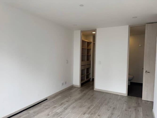 Apartamento de 2 alcobas en arriendo en El Poblado, Medellín, 81 m² · foto 11 de 18