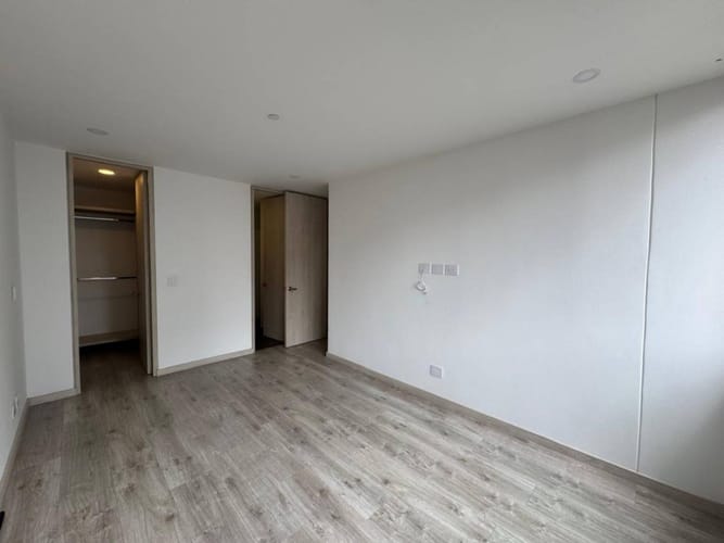Apartamento de 2 alcobas en arriendo en El Poblado, Medellín, 81 m² · foto 12 de 18