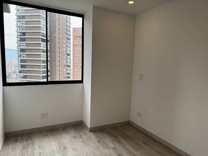 Apartamento de 2 alcobas en arriendo en El Poblado, Medellín, 81 m² · foto 13 de 18