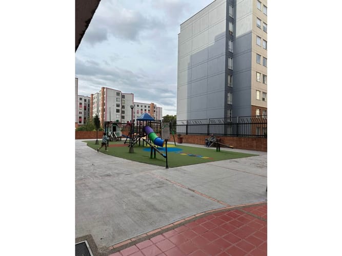 Apartamento de 3 alcobas en venta en Fontibon, Bogotá, 81 m² · foto 14 de 16