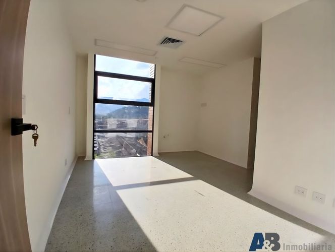 Oficina en arriendo en San Diego, Medellín, 30 m² · foto 3 de 11