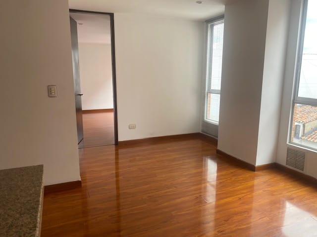 Apartaestudio en venta en Alhambra, Bogotá, 41 m² · foto 2 de 20