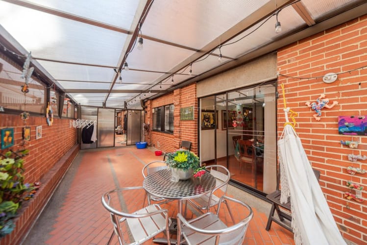 Apartamento de 4 alcobas en venta en Santa Barbara, Bogotá, 150 m² · foto 2 de 24