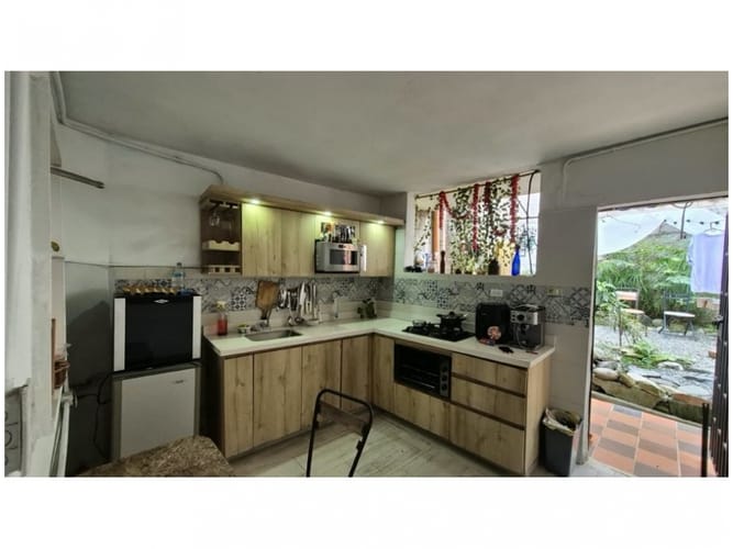 Casa de 5 alcobas en venta en Alejandria, Medellín, 230 m² · foto 2 de 15