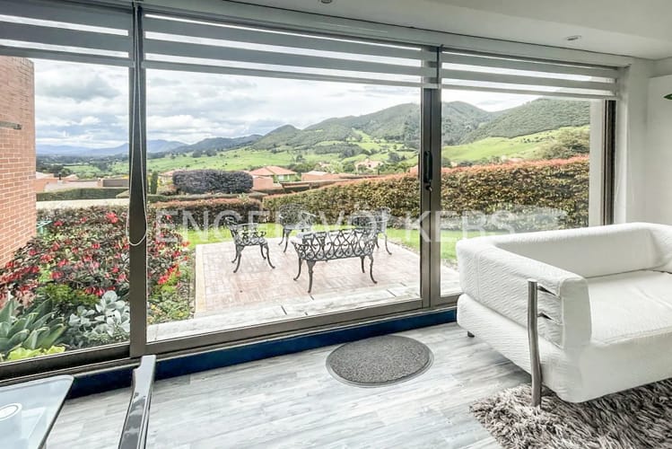 Casa de 3 alcobas en venta en Centro, La Calera, 152 m² · foto 3 de 16