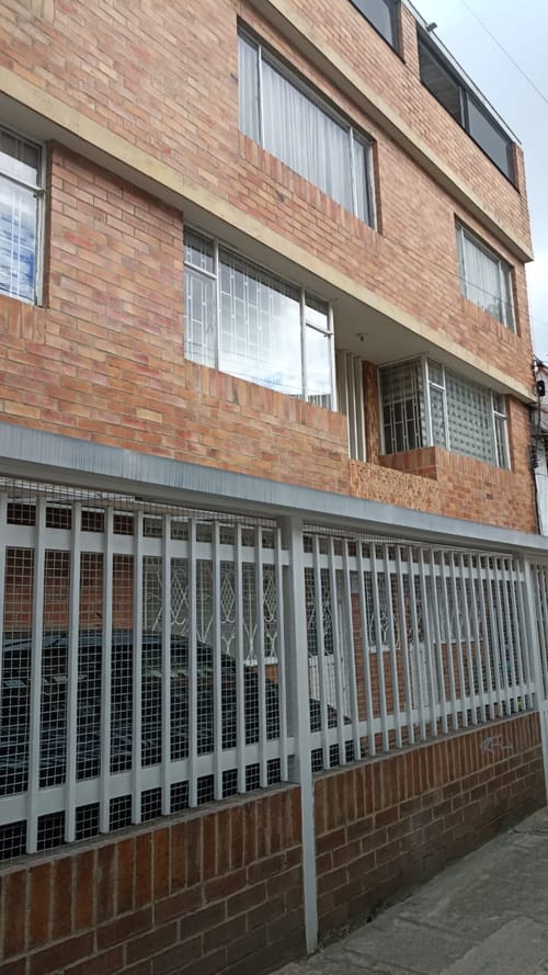 Apartamento de 3 alcobas en venta en Engativá, Bogotá, 69 m² · foto 2 de 15