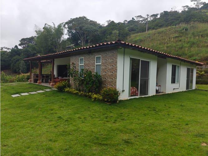 Casa de 2 alcobas en venta en San Antonio, Jamundí, 150 m² · foto 7 de 21