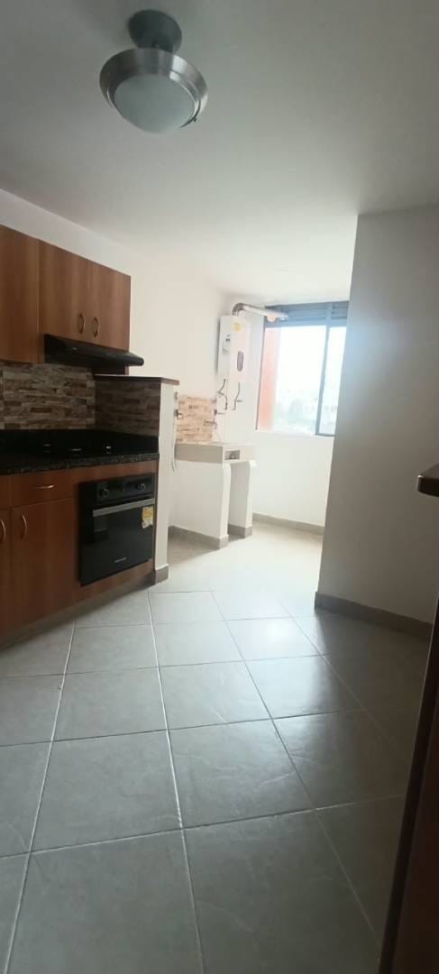 Apartamento de 3 alcobas en arriendo en Los Naranjos, Medellín, 120 m² · foto 4 de 24