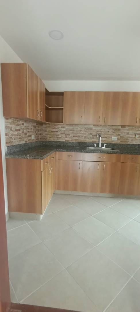 Apartamento de 3 alcobas en arriendo en Los Naranjos, Medellín, 120 m² · foto 5 de 24