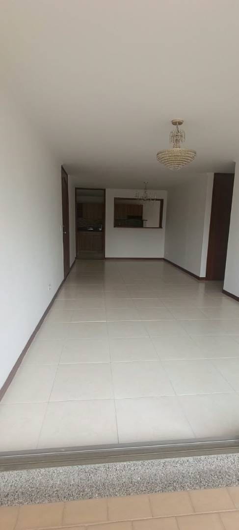 Apartamento de 3 alcobas en arriendo en Los Naranjos, Medellín, 120 m² · foto 6 de 24