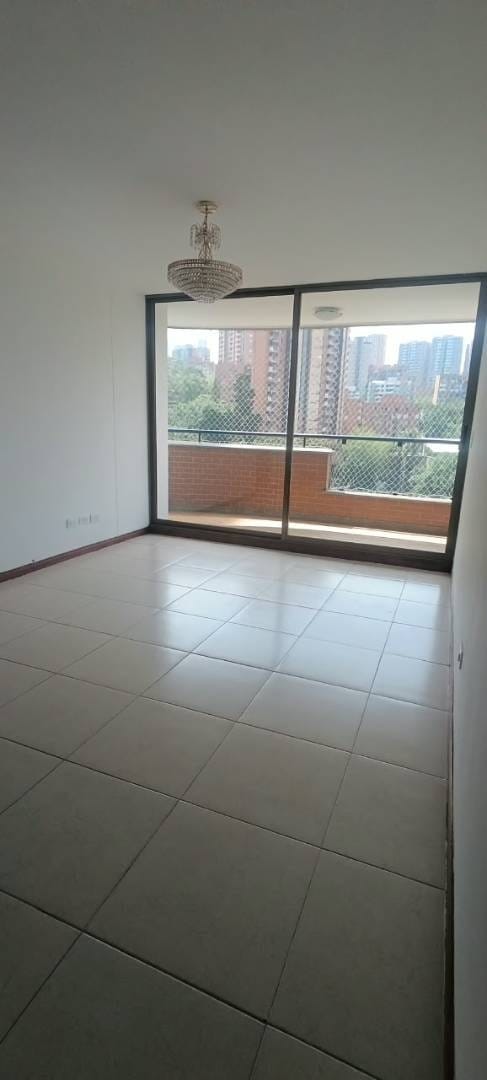 Apartamento de 3 alcobas en arriendo en Los Naranjos, Medellín, 120 m² · foto 8 de 24