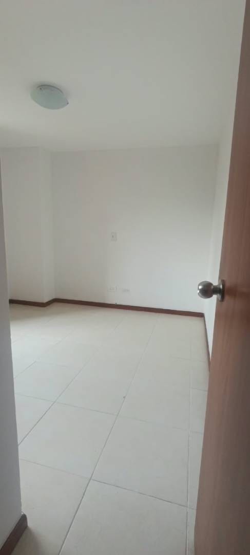 Apartamento de 3 alcobas en arriendo en Los Naranjos, Medellín, 120 m² · foto 13 de 24