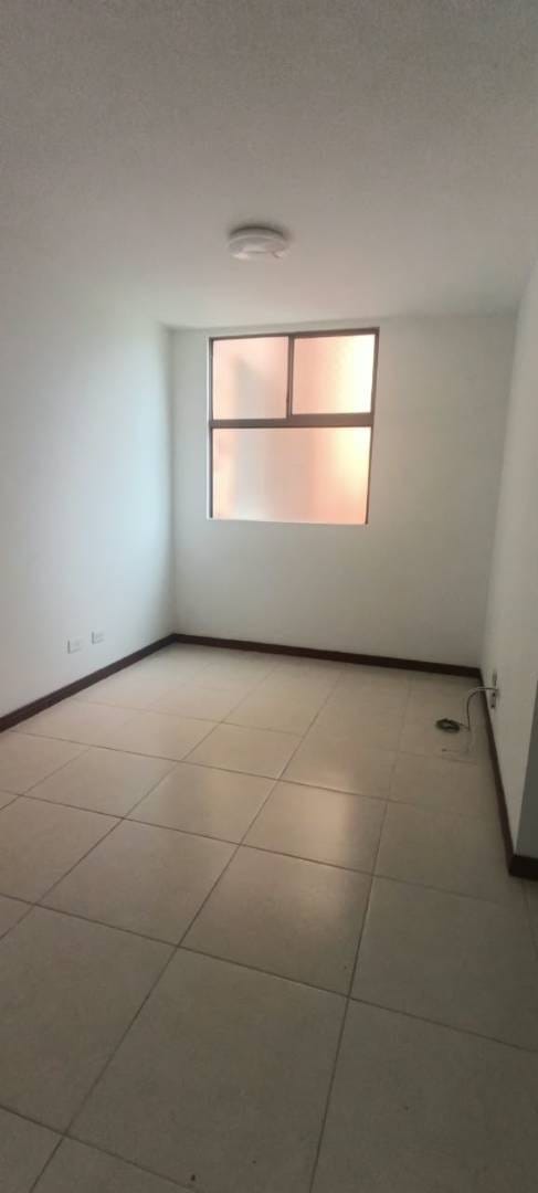 Apartamento de 3 alcobas en arriendo en Los Naranjos, Medellín, 120 m² · foto 14 de 24