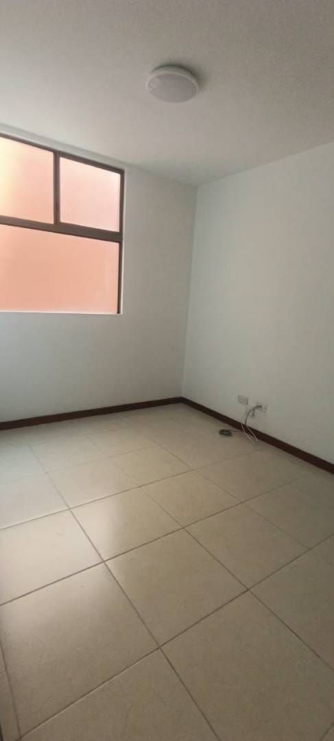 Apartamento de 3 alcobas en arriendo en Los Naranjos, Medellín, 120 m² · foto 16 de 24