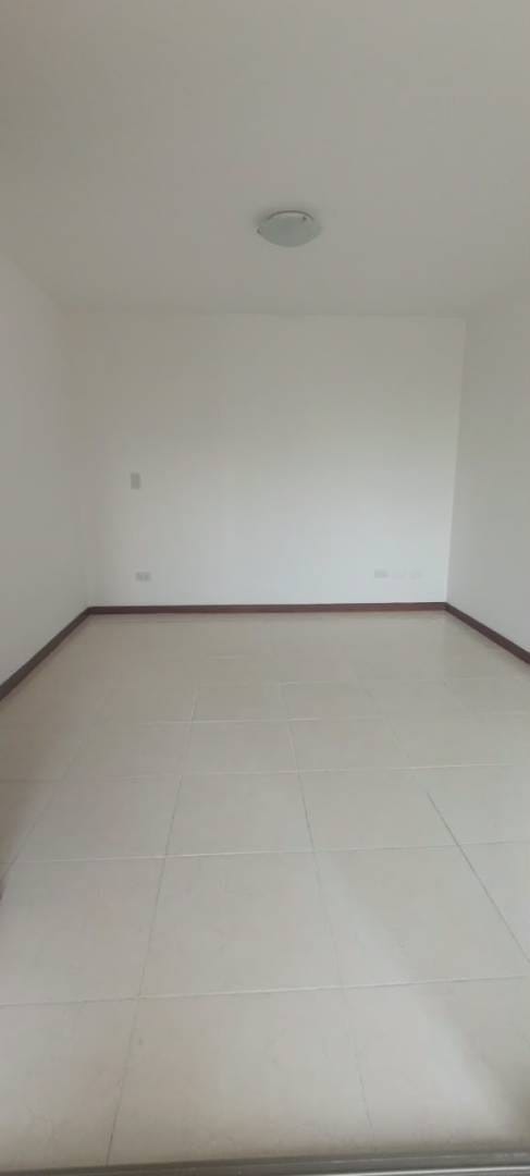 Apartamento de 3 alcobas en arriendo en Los Naranjos, Medellín, 120 m² · foto 18 de 24
