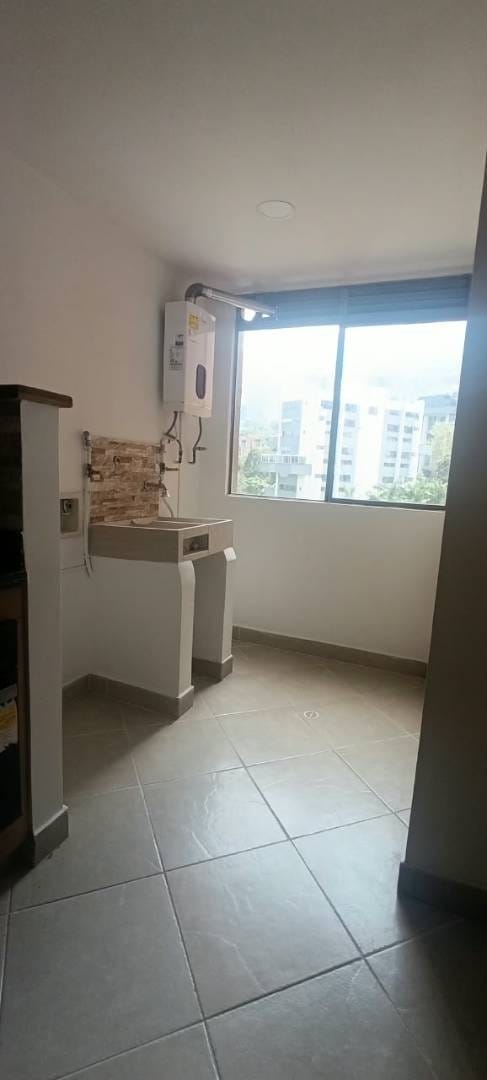 Apartamento de 3 alcobas en arriendo en Los Naranjos, Medellín, 120 m² · foto 22 de 24
