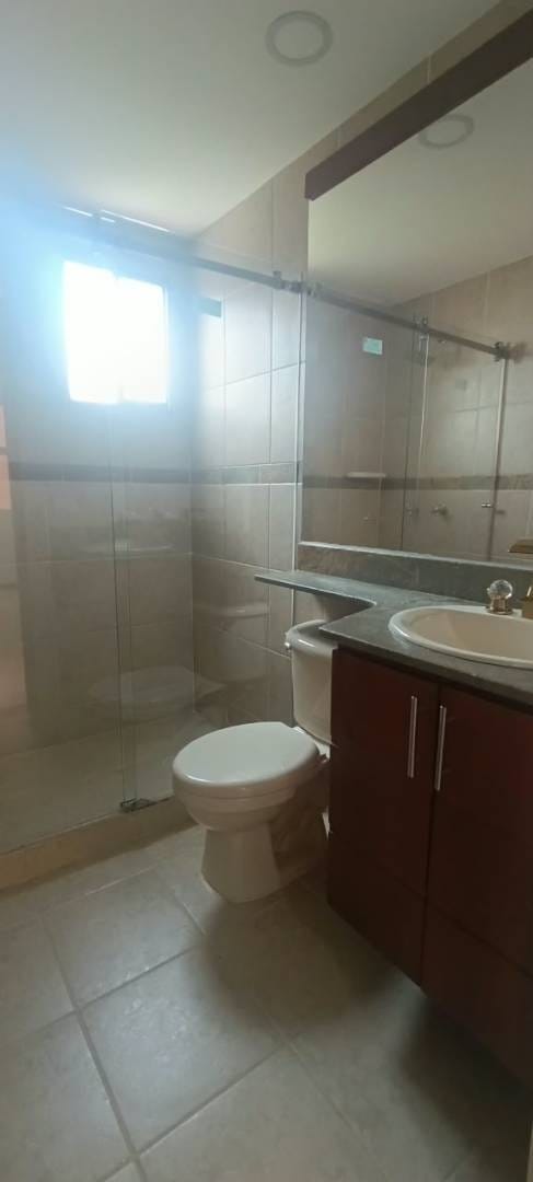 Apartamento de 3 alcobas en arriendo en Los Naranjos, Medellín, 120 m² · foto 24 de 24
