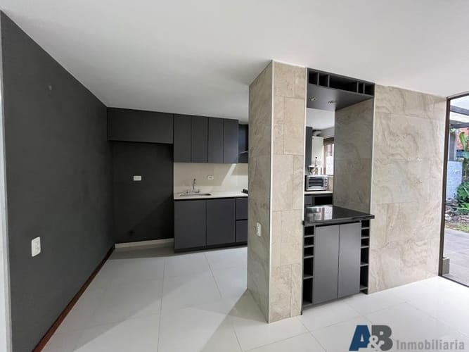 Casa de 3 alcobas en arriendo en La Inmaculada, Envigado, 160 m² · foto 5 de 20