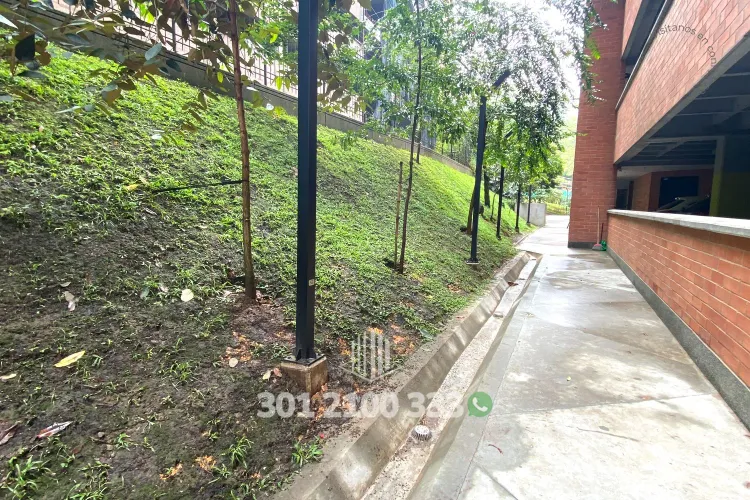 Apartamento de 2 alcobas en arriendo en Altos Del Poblado, Medellín, 82 m² · foto 21 de 24