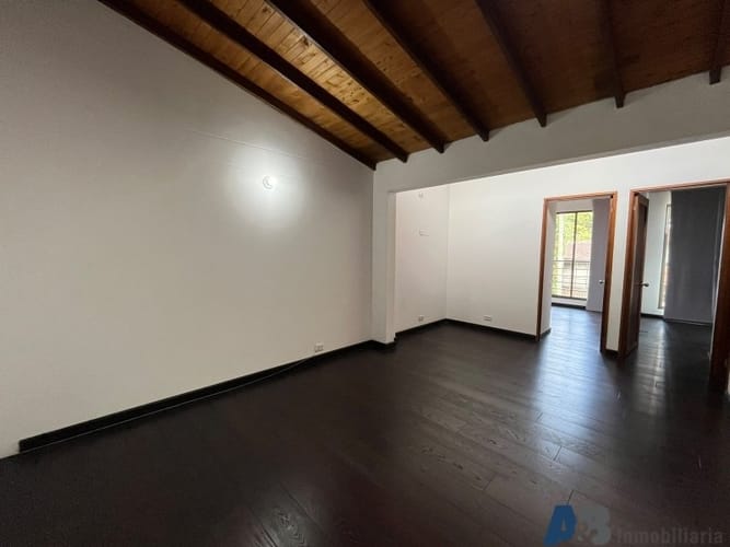 Casa de 3 alcobas en arriendo en La Inmaculada, Envigado, 160 m² · foto 8 de 20