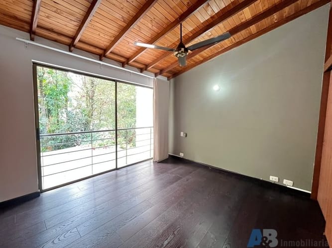 Casa de 3 alcobas en arriendo en La Inmaculada, Envigado, 160 m² · foto 9 de 20