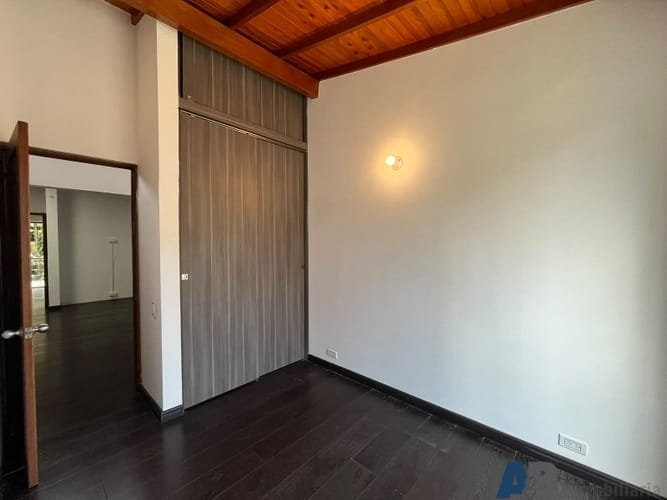 Casa de 3 alcobas en arriendo en La Inmaculada, Envigado, 160 m² · foto 13 de 20