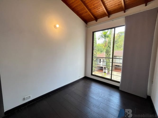 Casa de 3 alcobas en arriendo en La Inmaculada, Envigado, 160 m² · foto 14 de 20