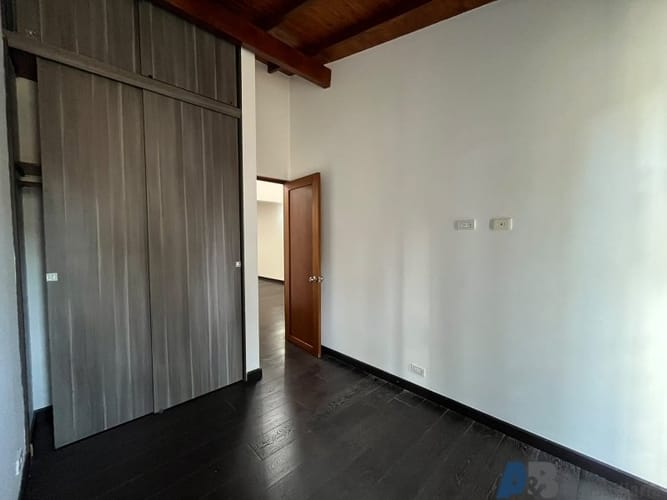 Casa de 3 alcobas en arriendo en La Inmaculada, Envigado, 160 m² · foto 15 de 20